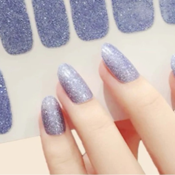 🔴 Periwinkle Purple Glitter Nail Art - Picture 4 of 5